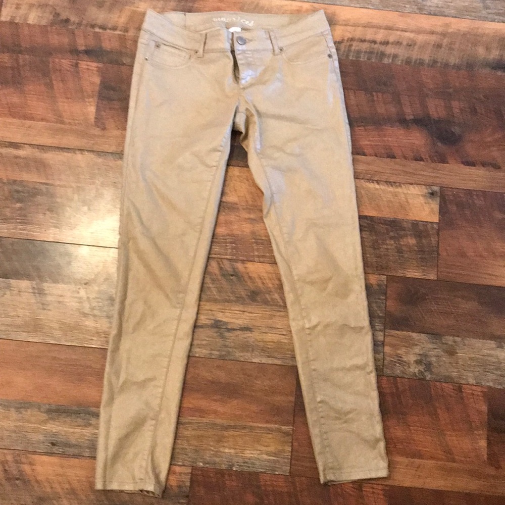 Gorgeous gold skinny jeans!